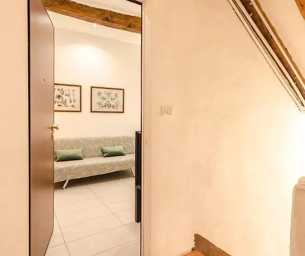 Pietralata Apartment *