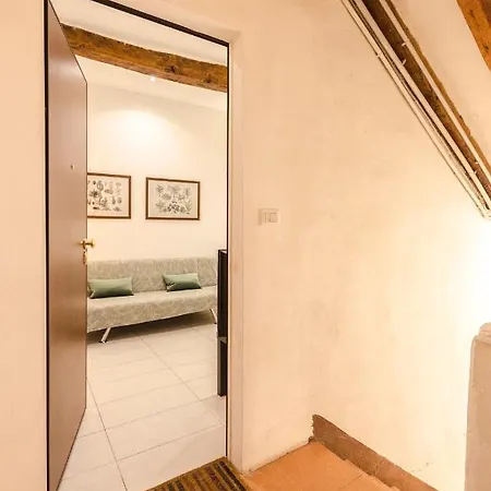 Pietralata Apartment *